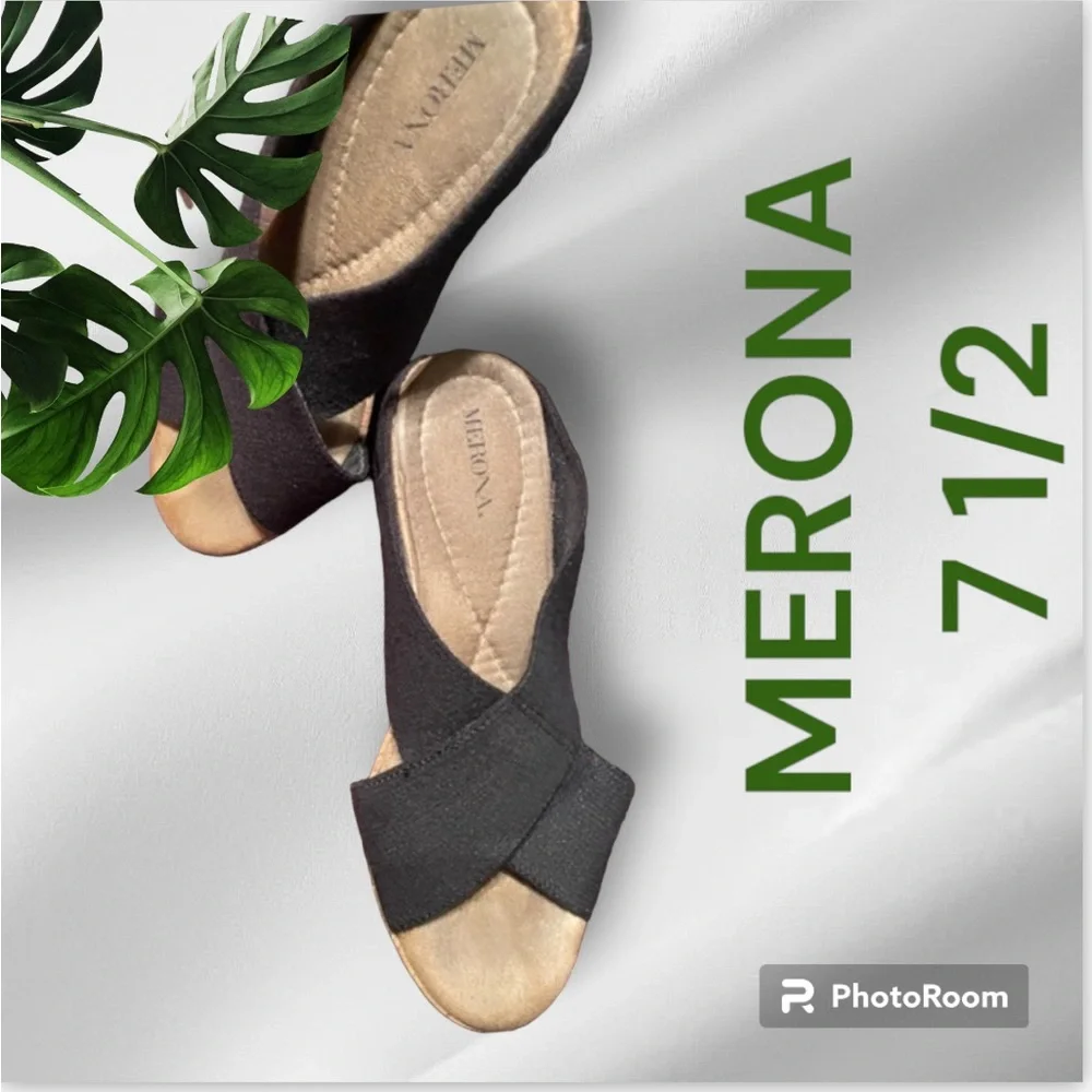 MERONA Cork Wedge Black Stretchy Upper W Grommet Detail Sandals slip Ons SZ 7.5